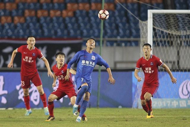 亚冠倒计时；尼斯今晨主帅复盘；细节引发关注；气氛紧张；训练强度明显提升的简单介绍-体育直播